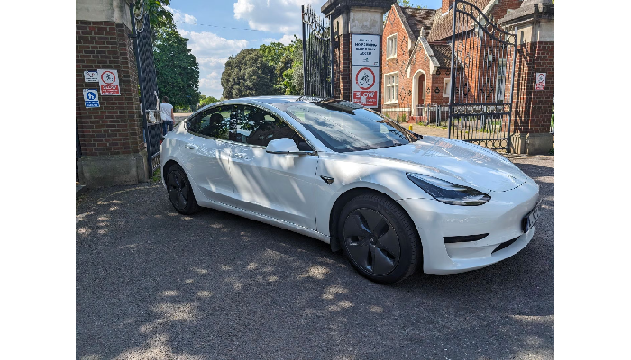 How To Rent A Car For Special Occasions Without Breaking The Bank?