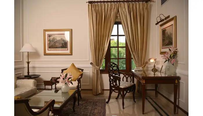 5 Mistakes to Avoid When Booking a Luxury Suite Room
